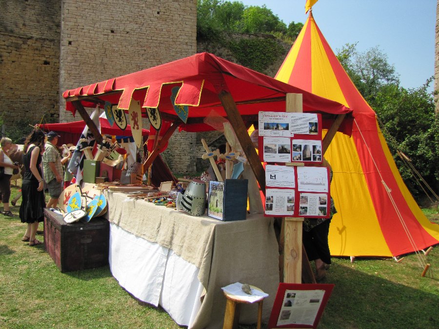 Exposants et costumes - Château en Fête - 03/07/2010 - Oricourt (70) - Photo n9